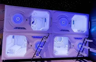 Plano de bambu hostel capsules