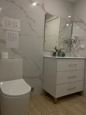 Un baño de bambu hostel capsules