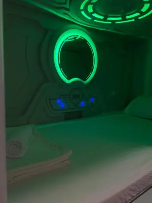 Plano de bambu hostel capsules