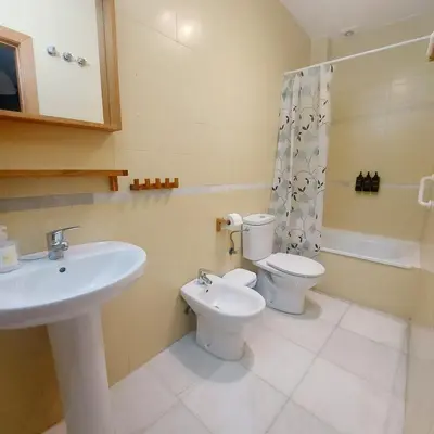 Un baño de ESTUDIO MORGADO.Tranquilidad. Calle Amor de Dios!