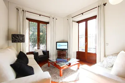 Una televisión o centro de entretenimiento en Veoapartment Los Terceros