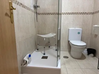 Un baño de MR Apartamentos