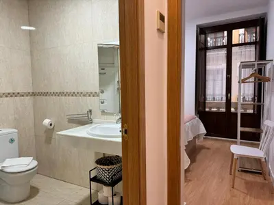Un baño de MR Apartamentos