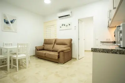 Una cocina o zona de cocina en WISH SUITE AMPARO DE SEVILLA