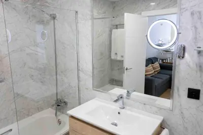 Un baño de MiRa San Basilio