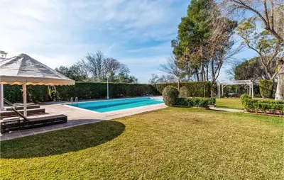 Piscina en o cerca de Beautiful Home In Moron De La Frontera