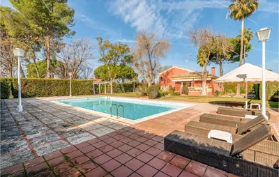 Piscina en o cerca de Beautiful Home In Moron De La Frontera