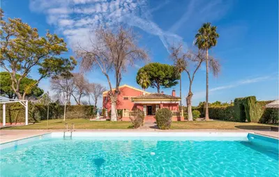 Piscina en o cerca de Beautiful Home In Moron De La Frontera