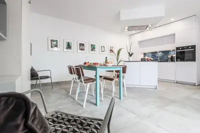 Una cocina o zona de cocina en Ático de ensueño en el Corazón de Sevilla Wifi AC