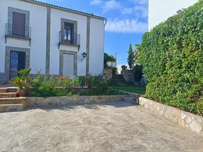 Edificio en el que se encuentra la casa o chalet