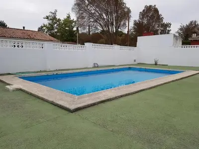 Piscina en o cerca de Chalet independiente en zona residencial rural con piscina privada