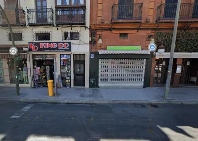 Supermercado u otro tipo de tienda en el apartamento o alrededores