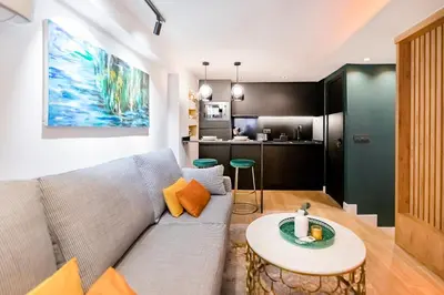 Una cocina o zona de cocina en BHost - La Sacristía