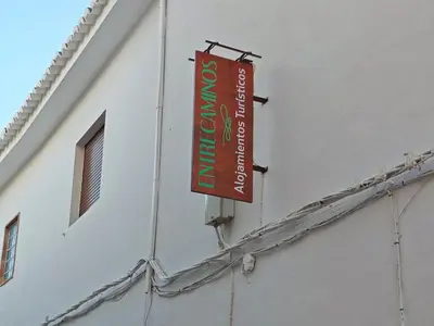 Certificado, premio, señal o documento que está expuesto en Apartamentos rurales Entrecaminos