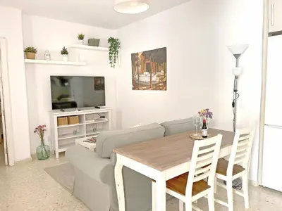 Una televisión o centro de entretenimiento en El Rincón del Pintor