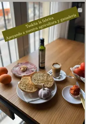 Comida en o cerca de este hostal o pensión