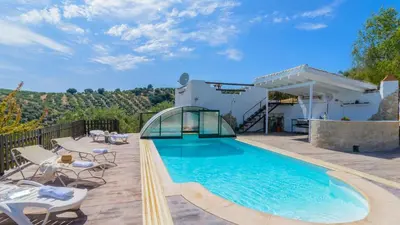 Piscina en o cerca de Combinación Serval y Pedrizas Montefrío by Ruralidays