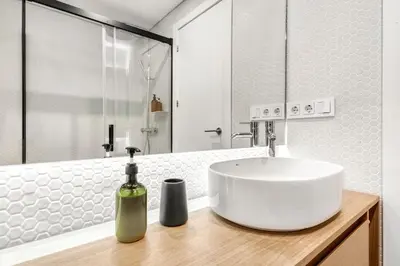 Un baño de LeonAlba House Private Villa Private rooftop Private Pool Private Andalusian Courtyard Free Parking BBQ 8 Guests