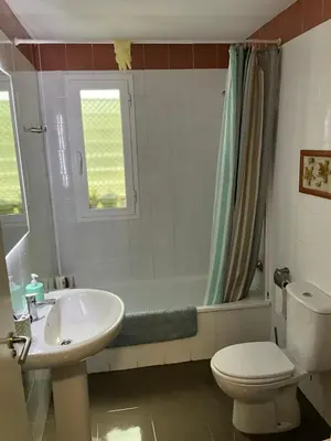 Un baño de Céntrico Apartamento Santa Justa