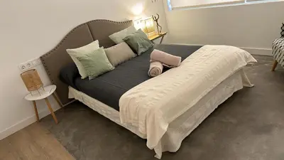 Cama o camas de una habitación en Nuevo y tranquilo de 1 habitación 15 minutos del casco histórico