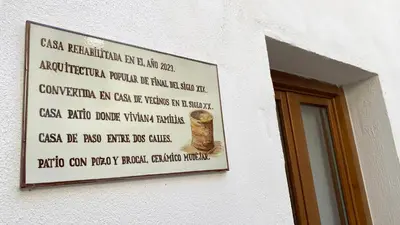 Certificado, premio, señal o documento que está expuesto en Boutique Casa Caldereros