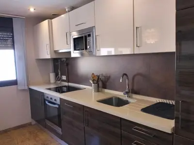 Una cocina o zona de cocina en 601 Moderno y Amplio apartamento en Valdeolleros