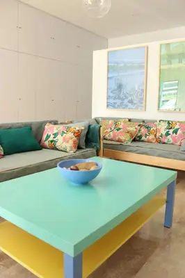 Zona de estar de Nuevo Estudio moderno, agradable y cómodo