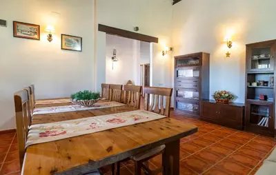 Plano de 4 Bedroom Stunning Home In Guillena