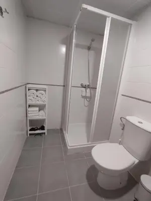 Un baño de Apartamento en Sevilla con piscina