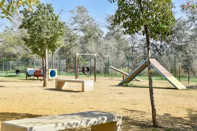 Zona de juegos infantil en New Premium Apartment - Free Parking & Pools