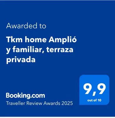 Certificado, premio, señal o documento que está expuesto en Tkm home Amplió y familiar, terraza privada