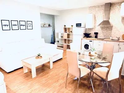 Una cocina o zona de cocina en Plaza de Andalucía Home con parking