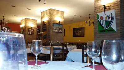 Un restaurante o sitio para comer en Hotel Mesón El Número Uno