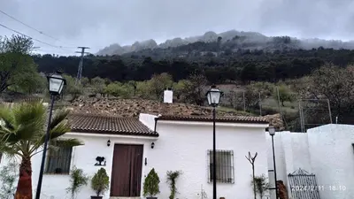 Vista general de una montaña o vista desde la casa o chalet