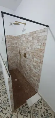 Un baño de La Morería y su jacuzzi