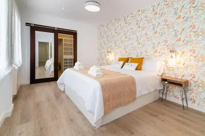 Cama o camas de una habitación en New! Villa Antala - Patios de Córdoba
