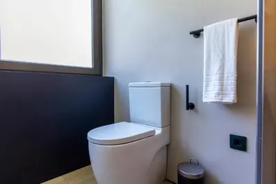 Un baño de Feelathome Nervión Apartments