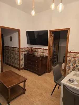 Una televisión o centro de entretenimiento en Casa de la Tata la Judería Sevilla