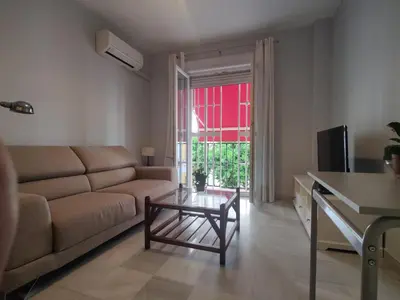 Zona de estar de Luminoso Apartamento Exterior en el Centro con Balcón y Patio