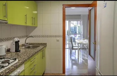 Una cocina o zona de cocina en Ritual Sevilla, piedra preciosa