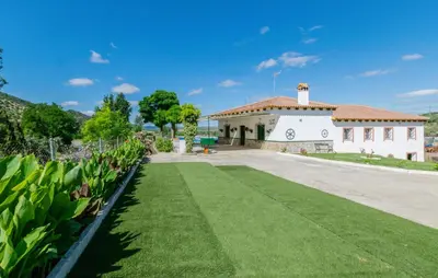 Jardín al aire libre en Nice Home In La Puebla De Los Infan