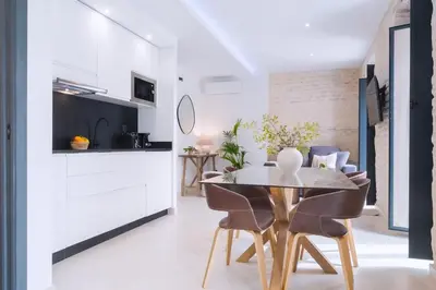 Una cocina o zona de cocina en Luxury Apartment overlooking Casa Pilatos