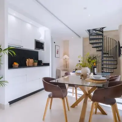 Luxurious Duplex - bathtub - 2Bd 2Bth Casa Pilatos