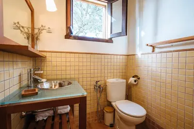 Un baño de Casa Rural con encanto y vistas a la Sierra