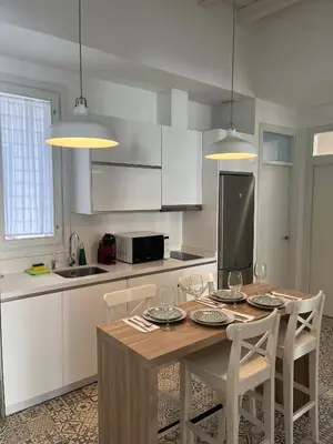 Una cocina o zona de cocina en Balcones de Jauregui Premium Apartment