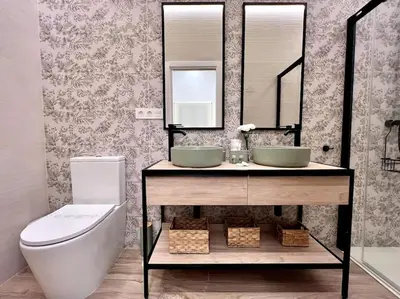 Un baño de Auxiliadora Luxury