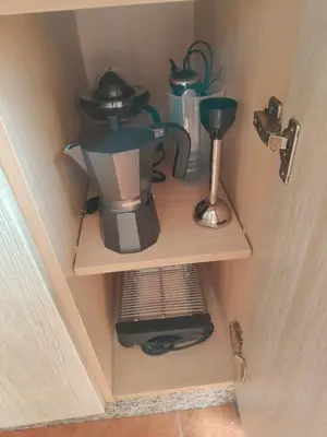 Utensilios para hacer té y café en Ático Centro Antequera