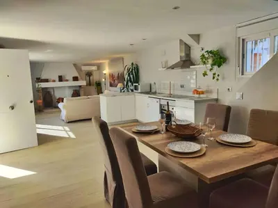 Plano de Fantástico apartamento en Chalet zona brillante