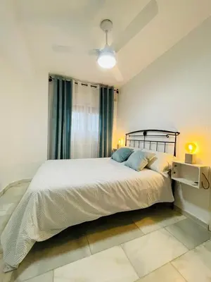 Cama o camas de una habitación en Apartment Queen Pompeyos con Parking bajo reserva Tendillas Mezquita-Catedral