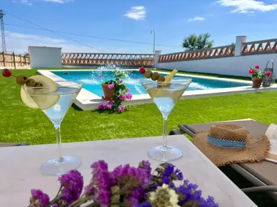 Piscina en o cerca de Casa Rubito el Olmo